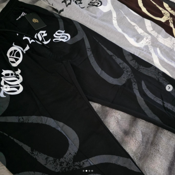 Captura de pantalla 2026-07-30 205811 Wolves Flame Joggers