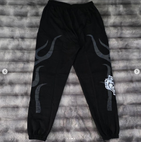 Captura de pantalla 2026-07-30 205832 Wolves Flame Joggers