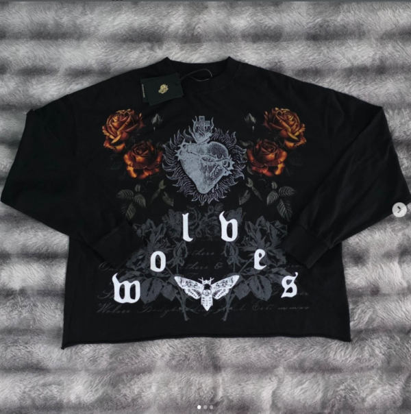 Captura de pantalla 2026-08-28 123556 Wolves Heart Longsleeve